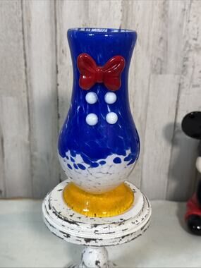 Disney Parks Arribas Bros Donald Duck Heavy Blown Glass Standing Vase